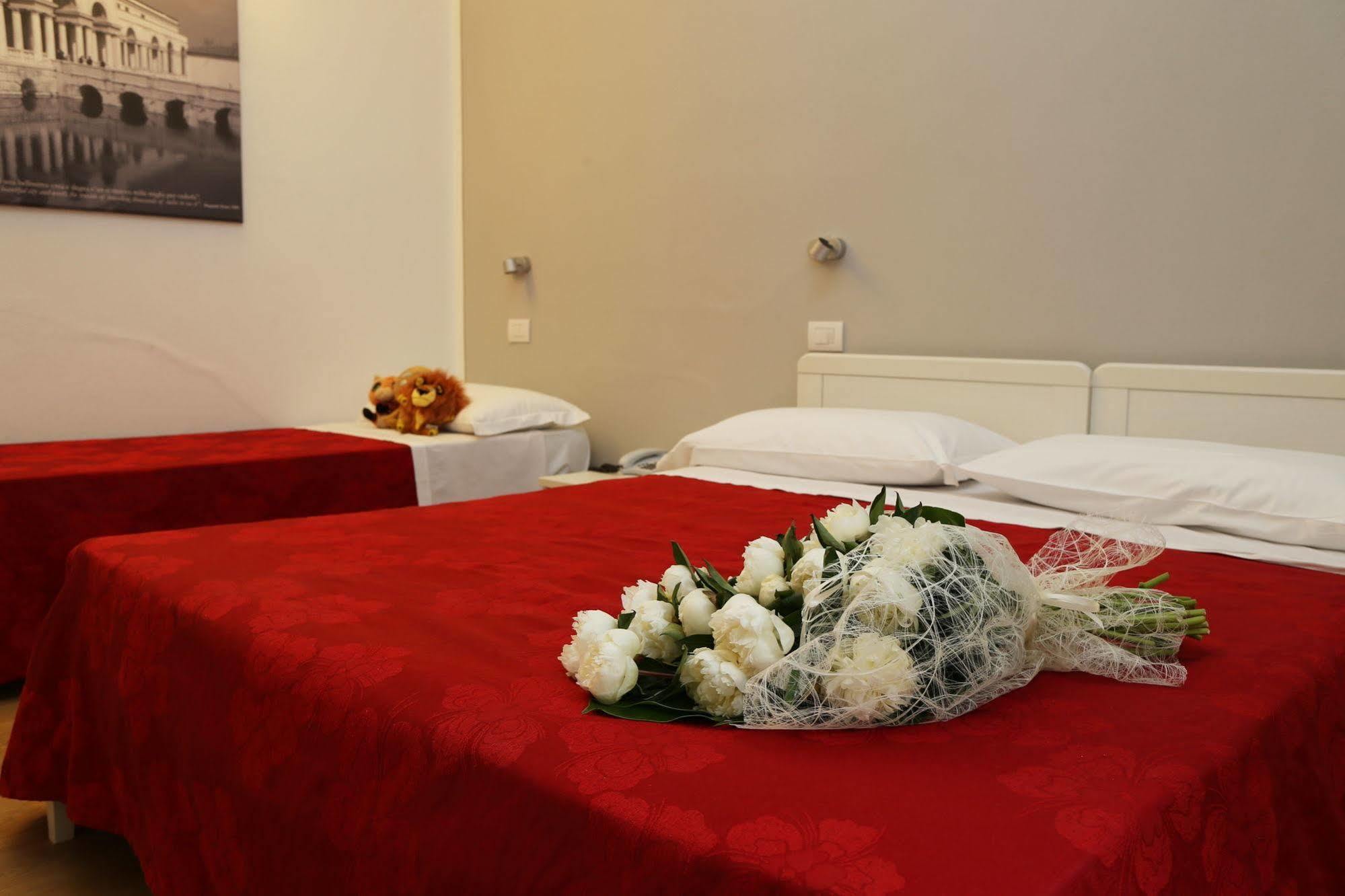 Hotel dei Gonzaga Mantova Esterno foto